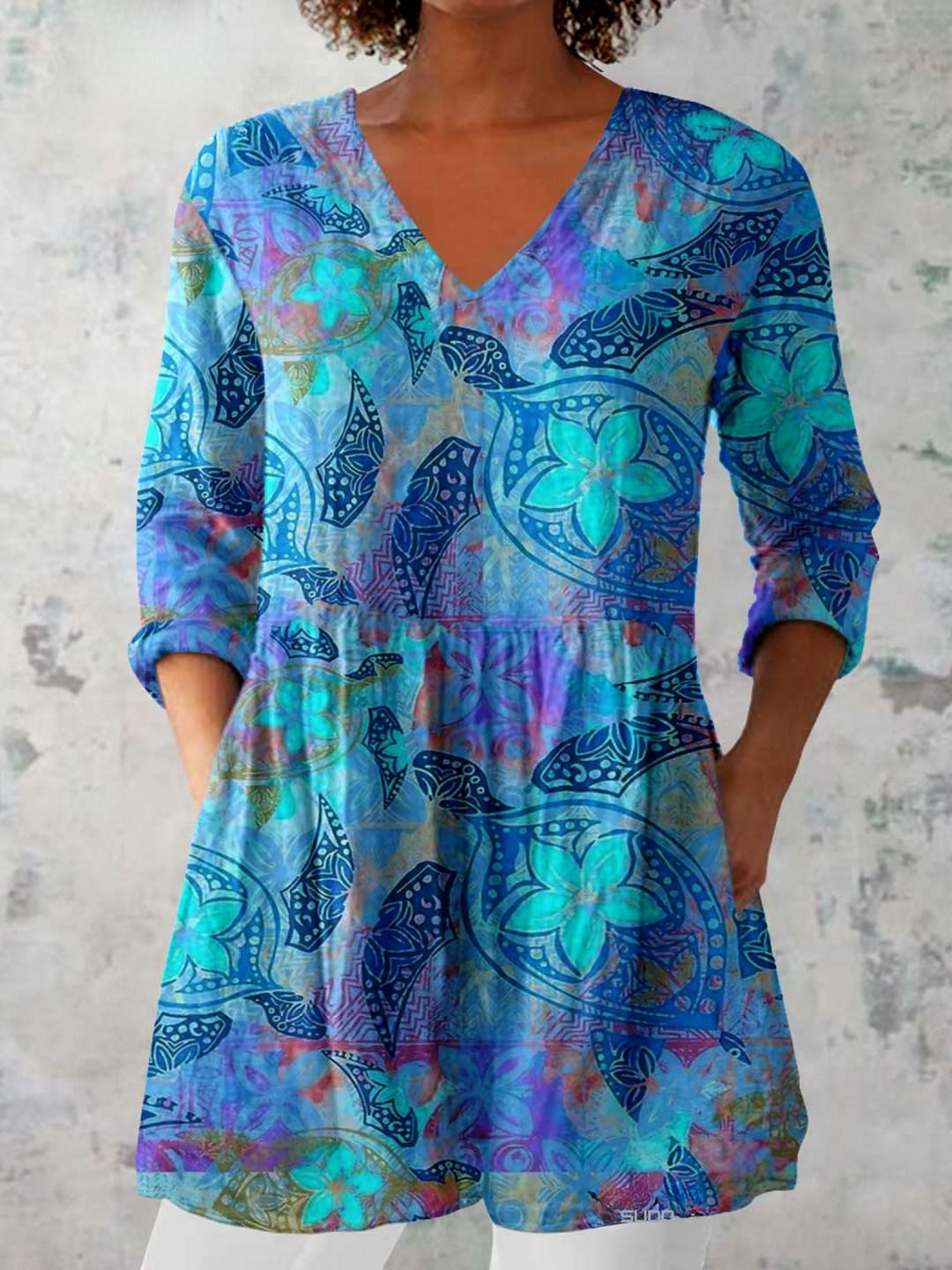 Lilia | Long V-Neck Shirt 0