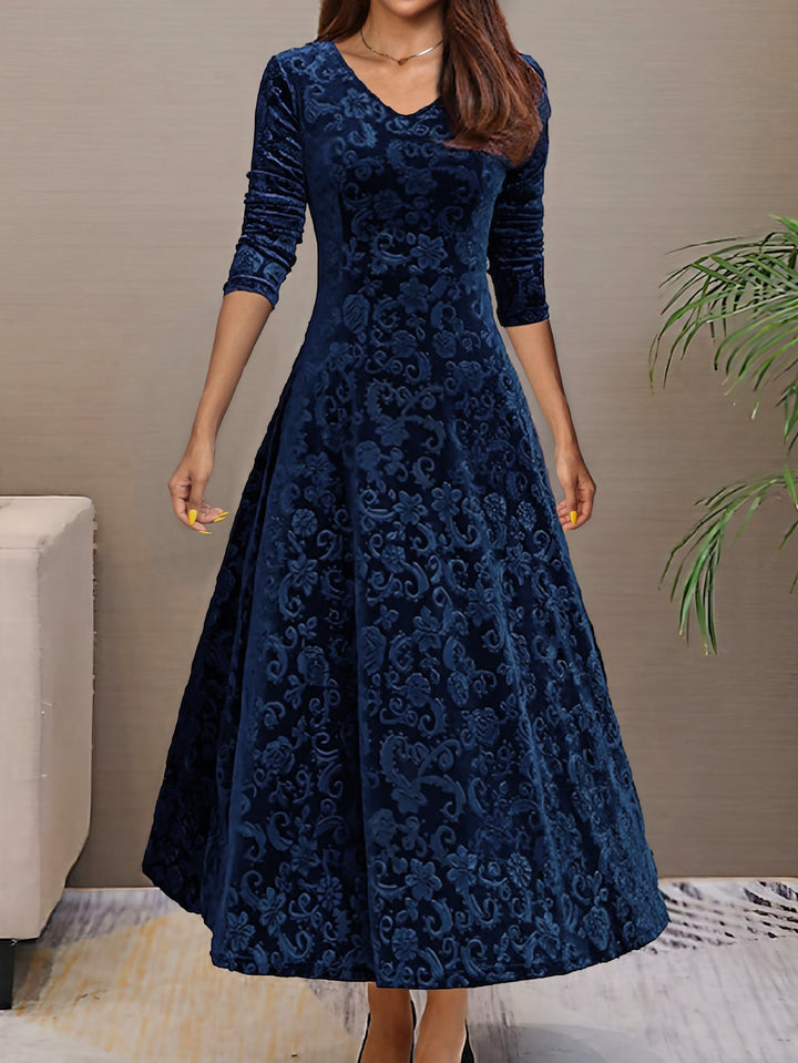 Denise | Holiday Velvet Elegance Dress 4