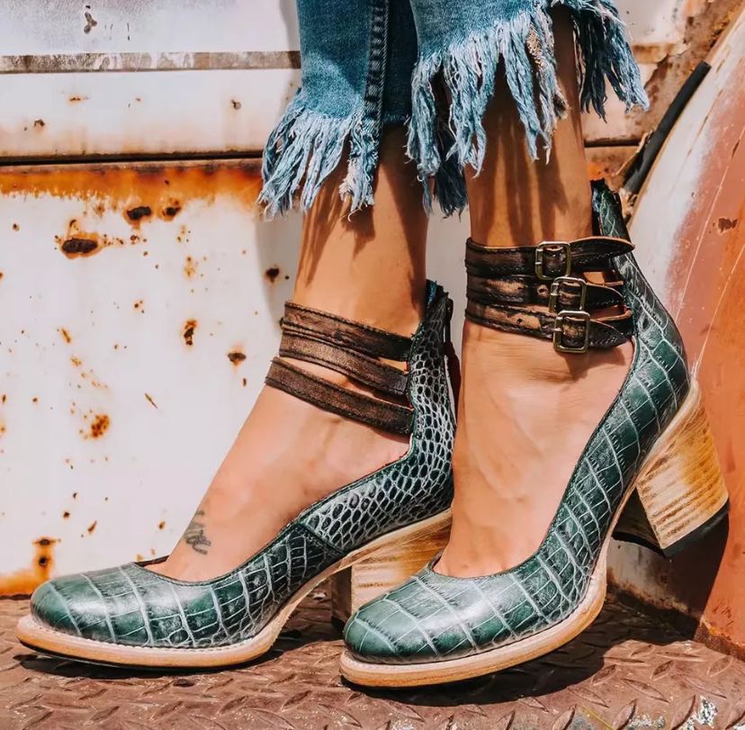 Izzy - Leather Pumps 15